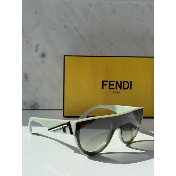 NEW Fendi FE40150I Way Green Flat Top Sunglasses